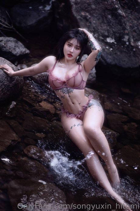 Hitomi Songyuxin