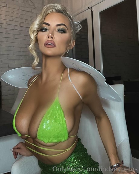 Lindsey Pelas
