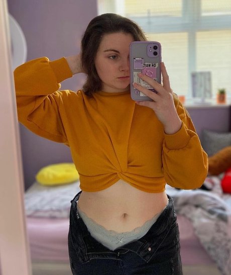 Bustybritishbrunette