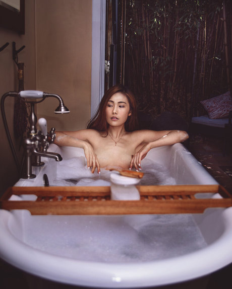 Housewife Style Amanda