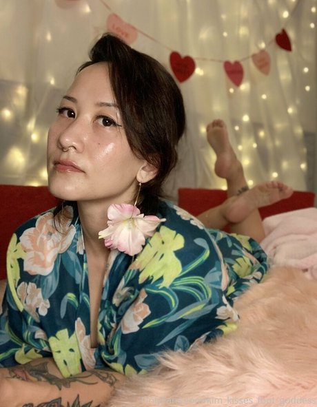 Kimkissesfootgoddess