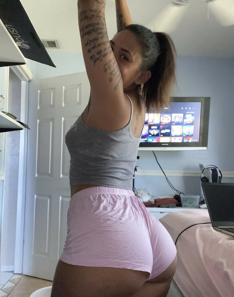 Yas Or Nathali Nostades