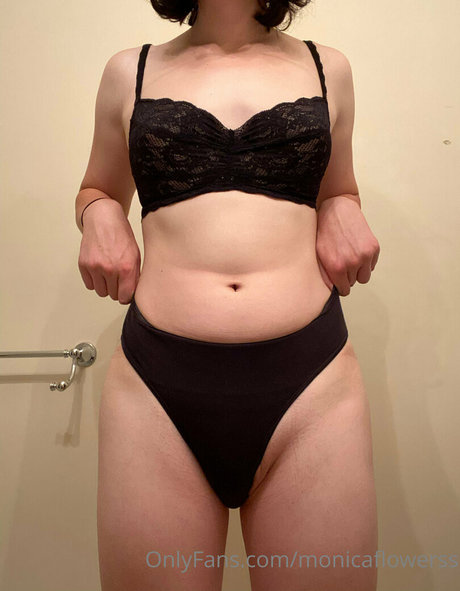 Monicaflowerss