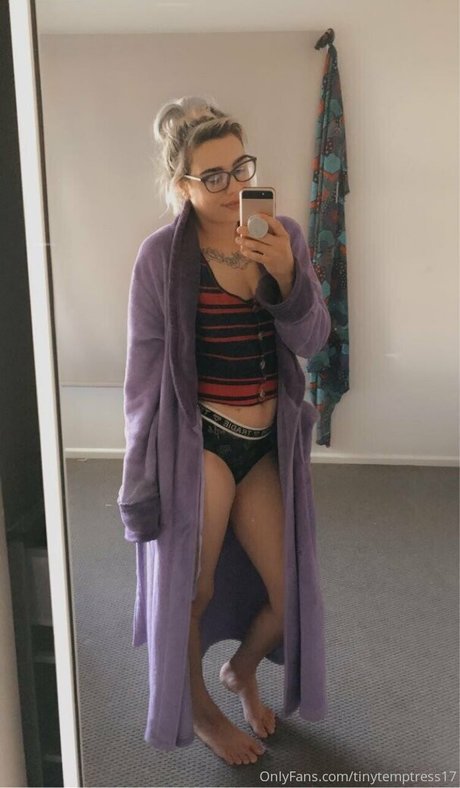 Tinytemptress17
