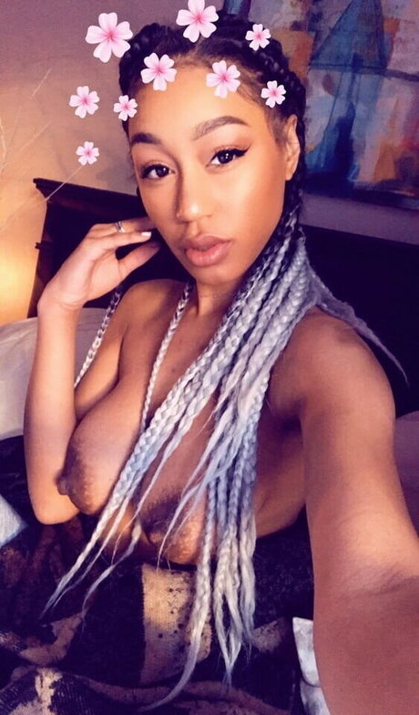 Nia Simone