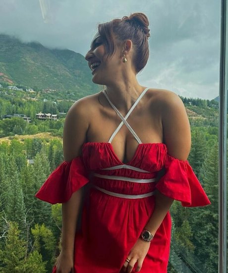 Francia Raisa