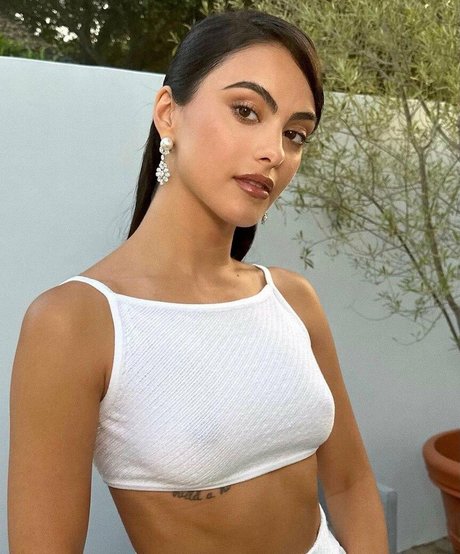Camila Mendes