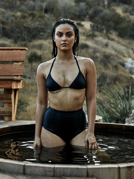 Camila Mendes