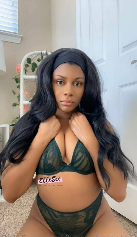 Hannahnicolenextdoor