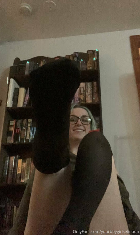 Yourbbygirlselmoon