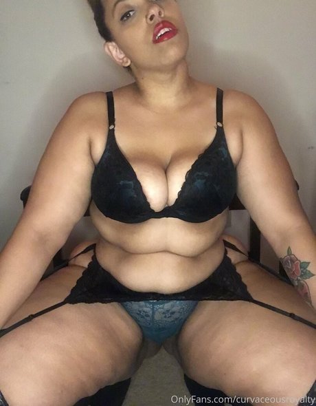Curvaceousroyalty