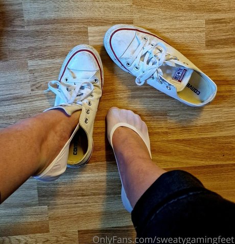 Sweatygamingfeet