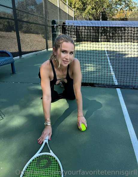 Yourfavoritetennisgirll