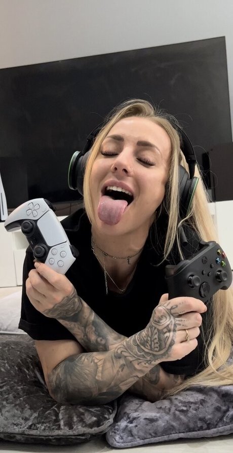 Nacktes geleaktes OnlyFans-Foto von Indix Northwest