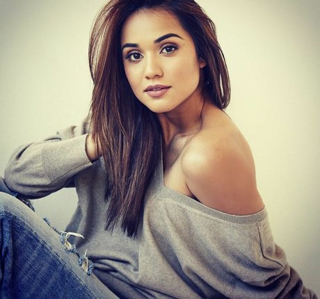 Summer Bishil