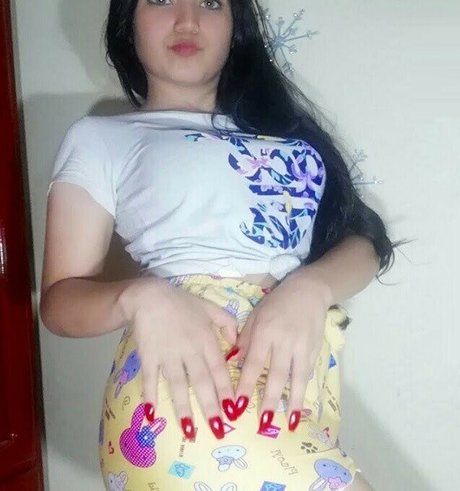 Elis Scratching Asmr