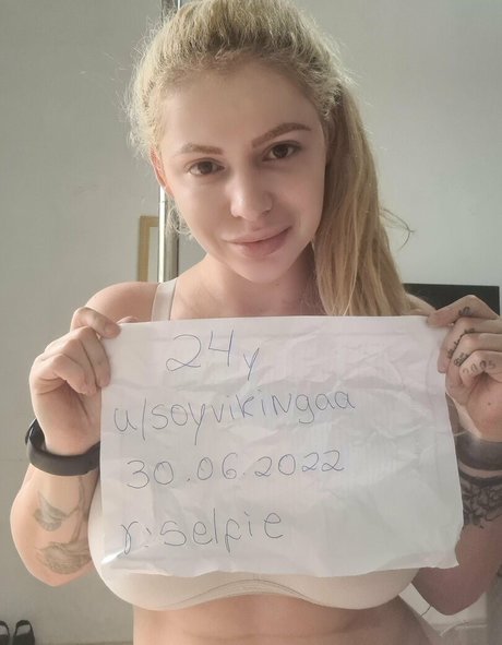Nacktes geleaktes OnlyFans-Foto von Vikinga
