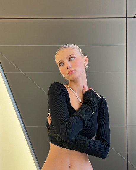 Nacktes geleaktes OnlyFans-Foto von Elena Zoe