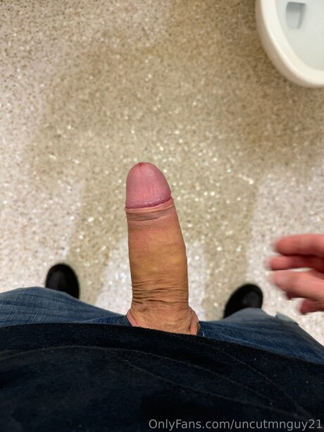 Uncutmnguy21