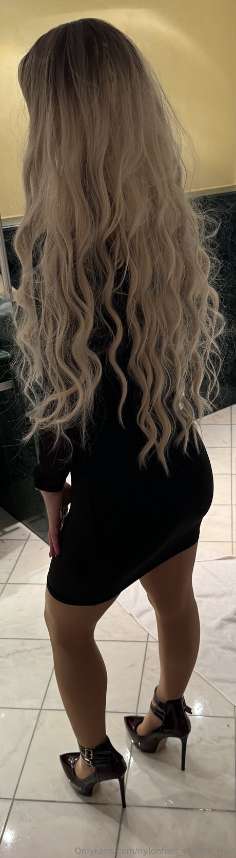 Nylonfeet Stiletto Free