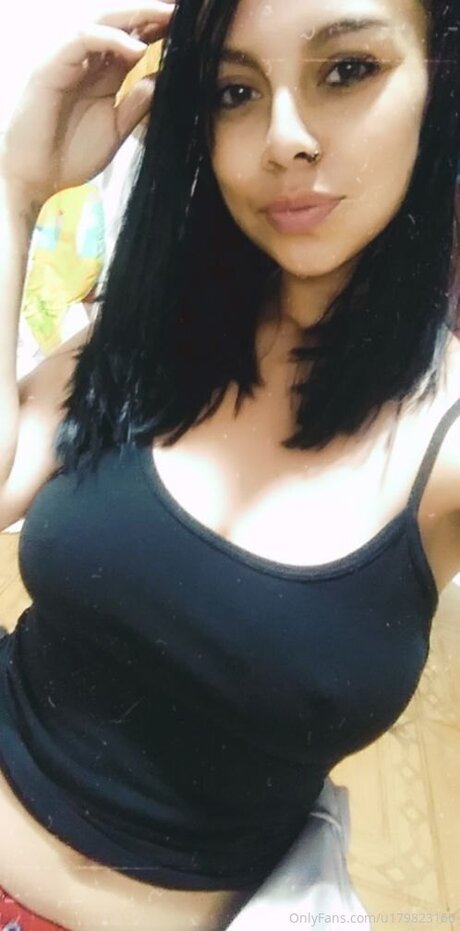 Nacktes geleaktes OnlyFans-Foto von U179823166