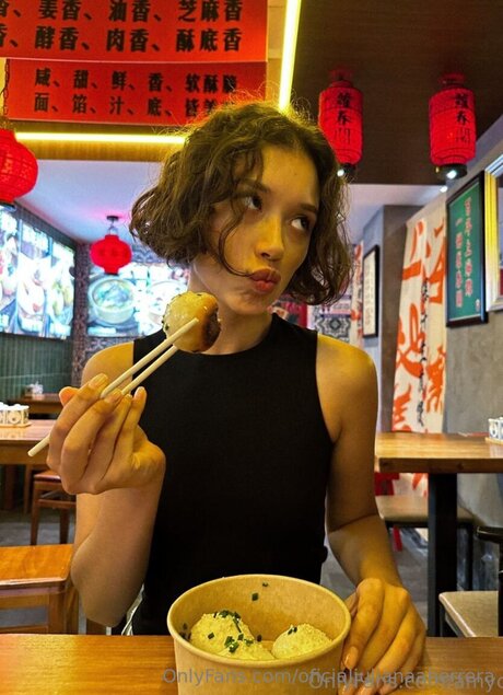 Oficialjulianaaherrera