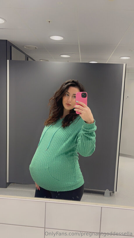Pregnantgoddessella