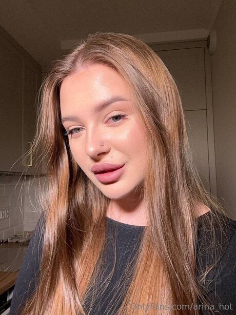 Arina Hot