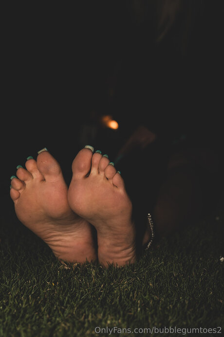 Bubblegumtoes2