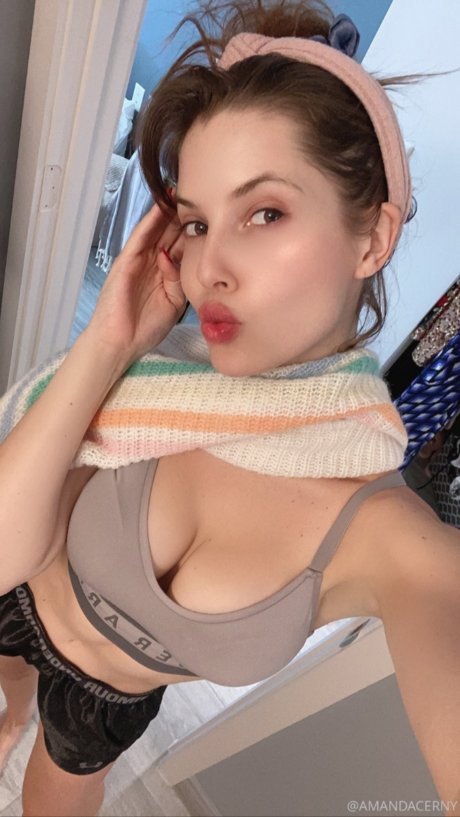 Amanda Cerny