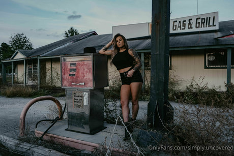 Simplyuncovered Jessie P