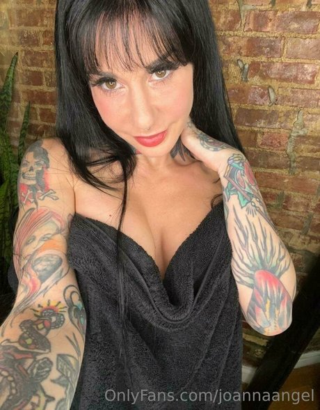 Joanna Angel
