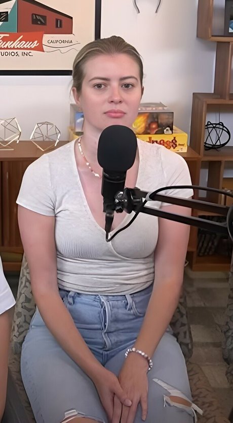 Elyse Willems