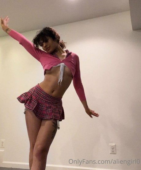 Aliengirl0