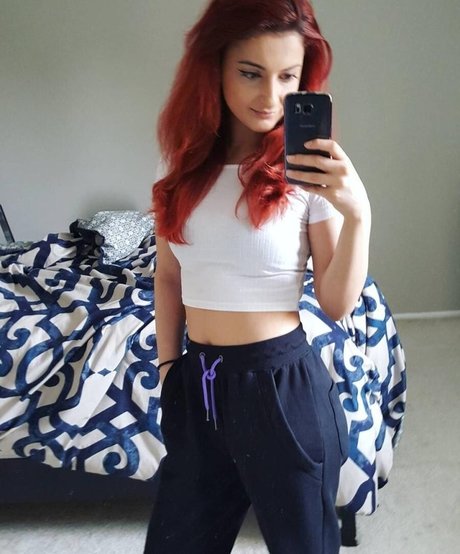 Anniefuchsia