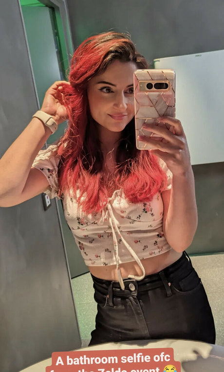 Anniefuchsia