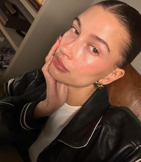Hailey Baldwin Bieber