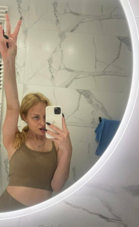 Nacktes geleaktes OnlyFans-Foto von Yourene