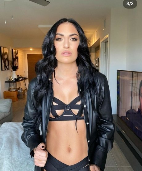Sonya Deville