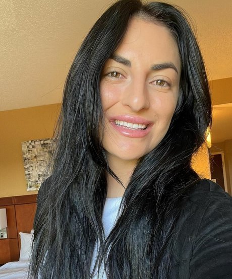 Sonya Deville