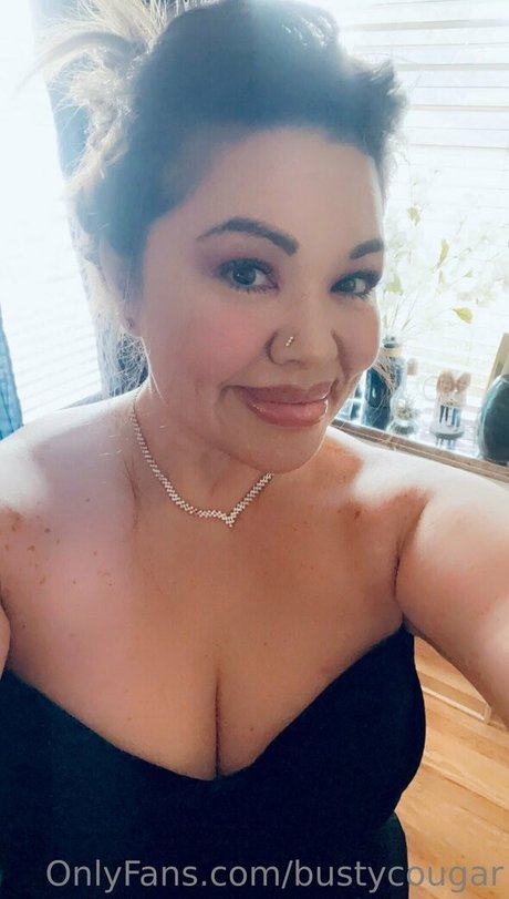 Bustycougar
