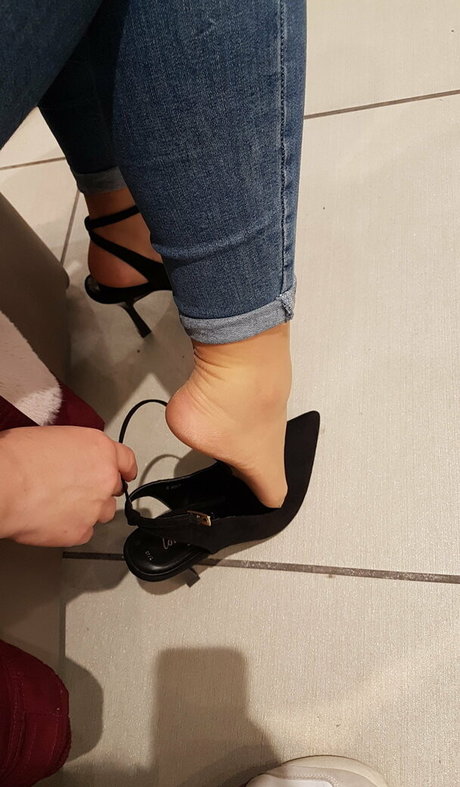 Nylonfeetladyswitzerland