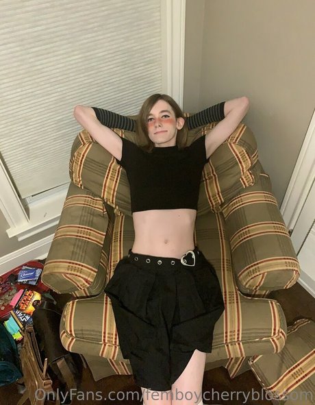 Femboycherryblossom