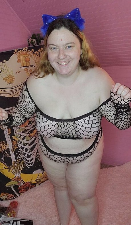 Curvymonstergirlfree