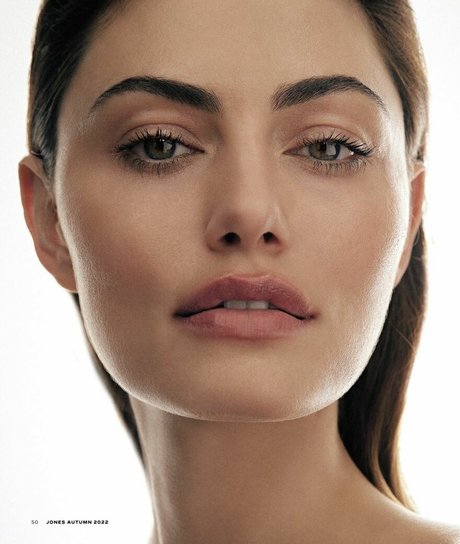 Phoebe Tonkin