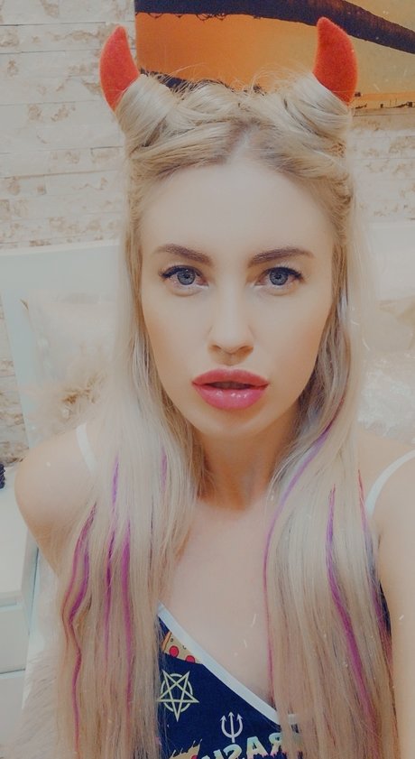 Erotictanyacuckoldress