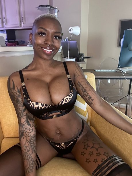 Milo Skye  Miss Impossible Pussy