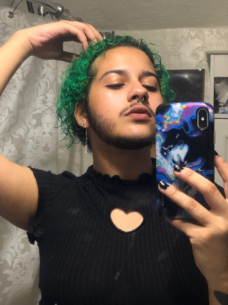 Nacktes geleaktes OnlyFans-Foto von Salem