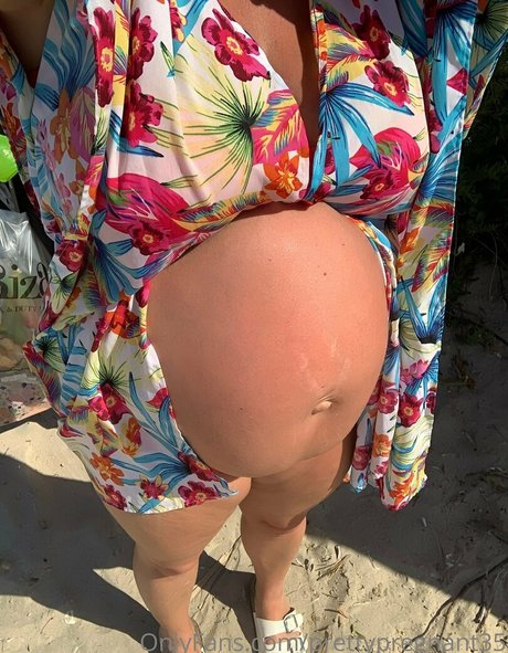 Prettypregnant35