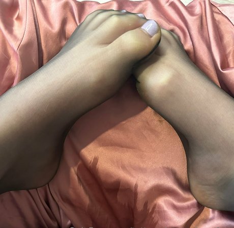 Tattooslegsnylonsfree